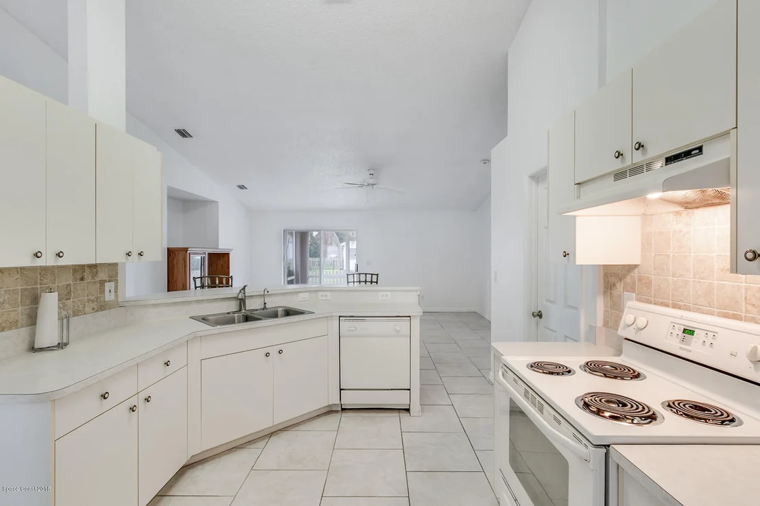 Photo of 933 Del Mar Circle