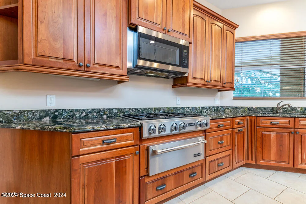 Photo of 2131 Windbrook Drive SE