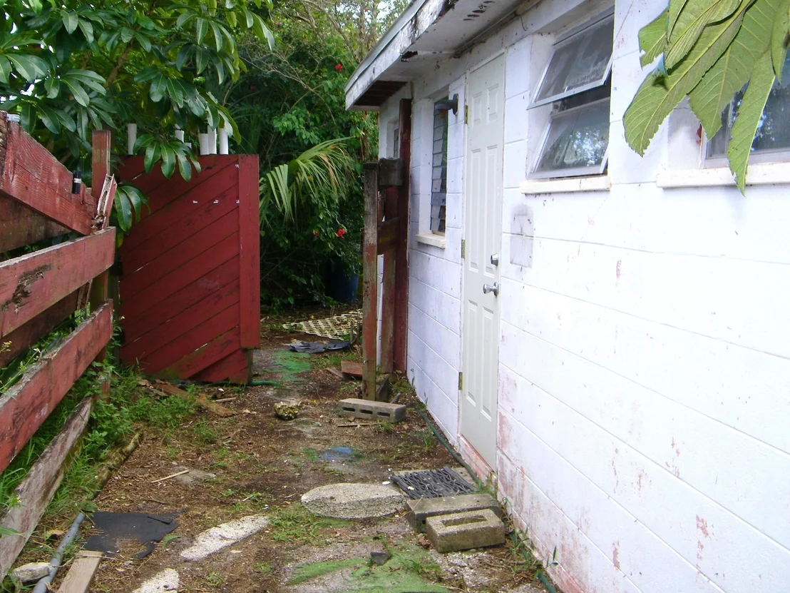 Photo of 2381 Burns Avenue
