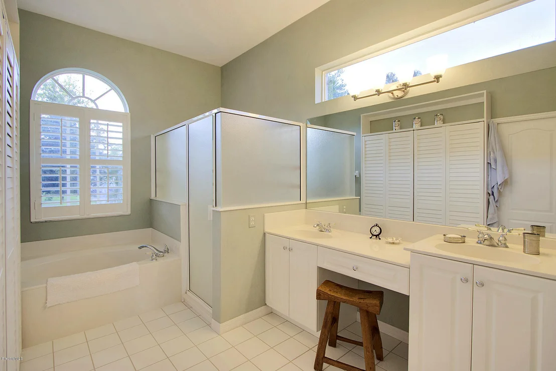 Photo of 855 CARRIAGE HILL Road
