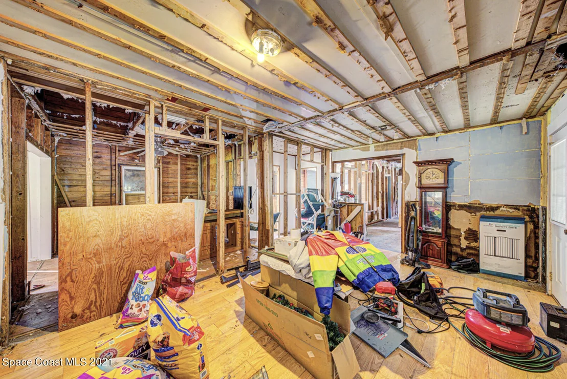 Photo of 2337 Broadway Avenue