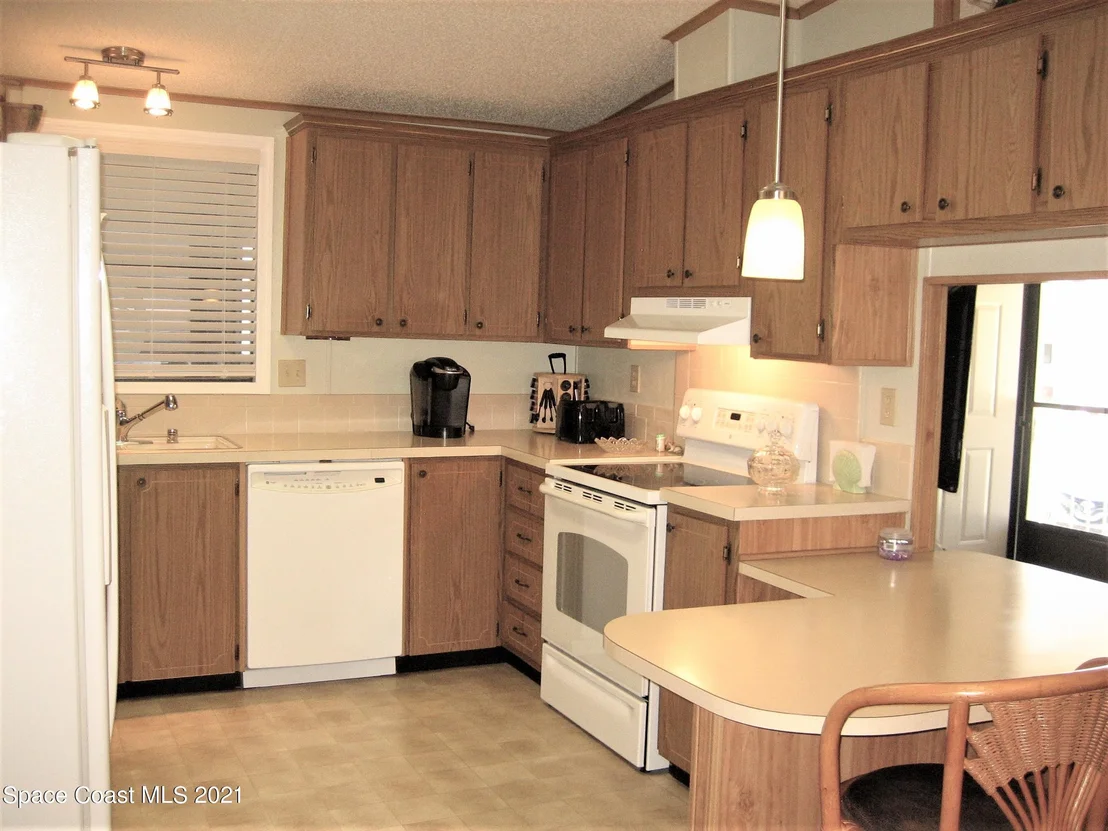 Photo of 2329 Coconut Palm Drive NE