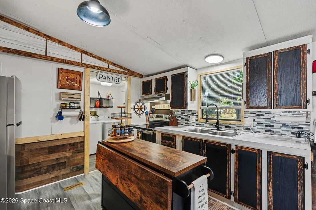 Photo of Unit 02 at 610 Jane Drive