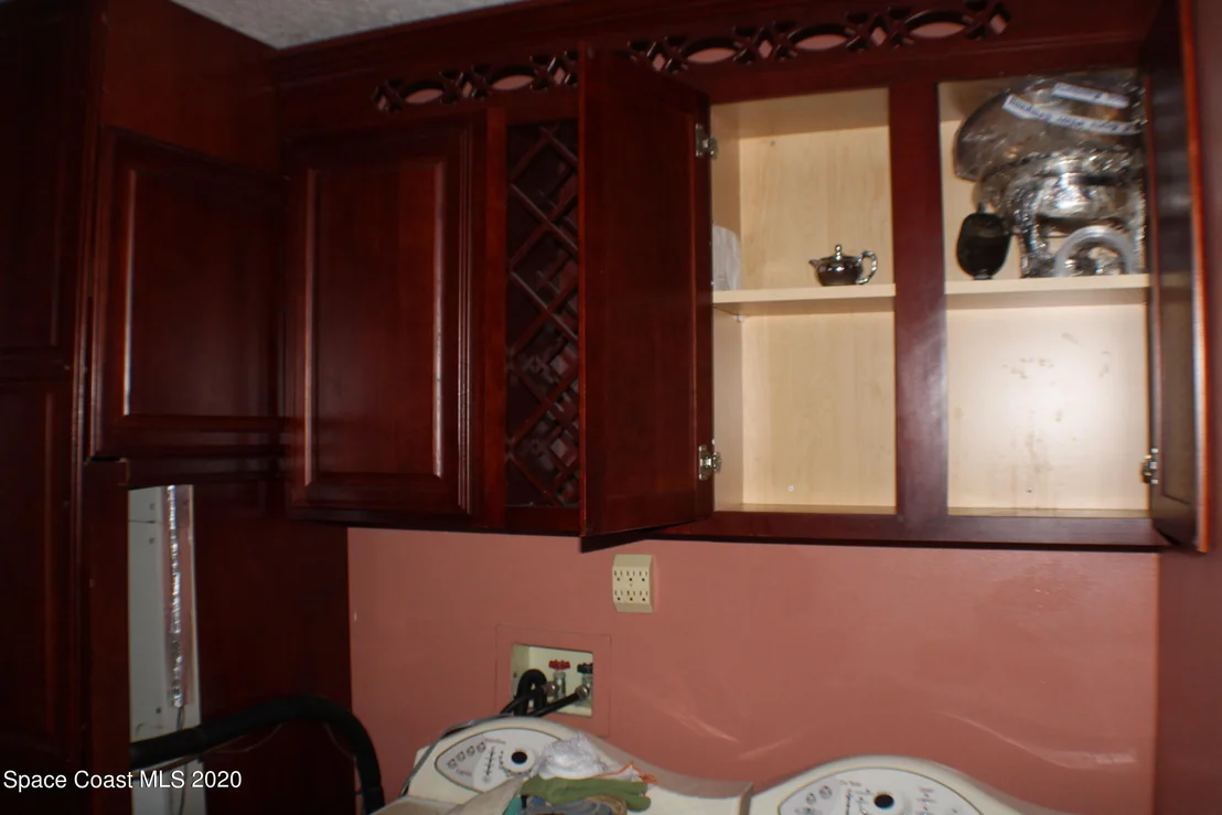 Photo of 150 Oakledge Drive