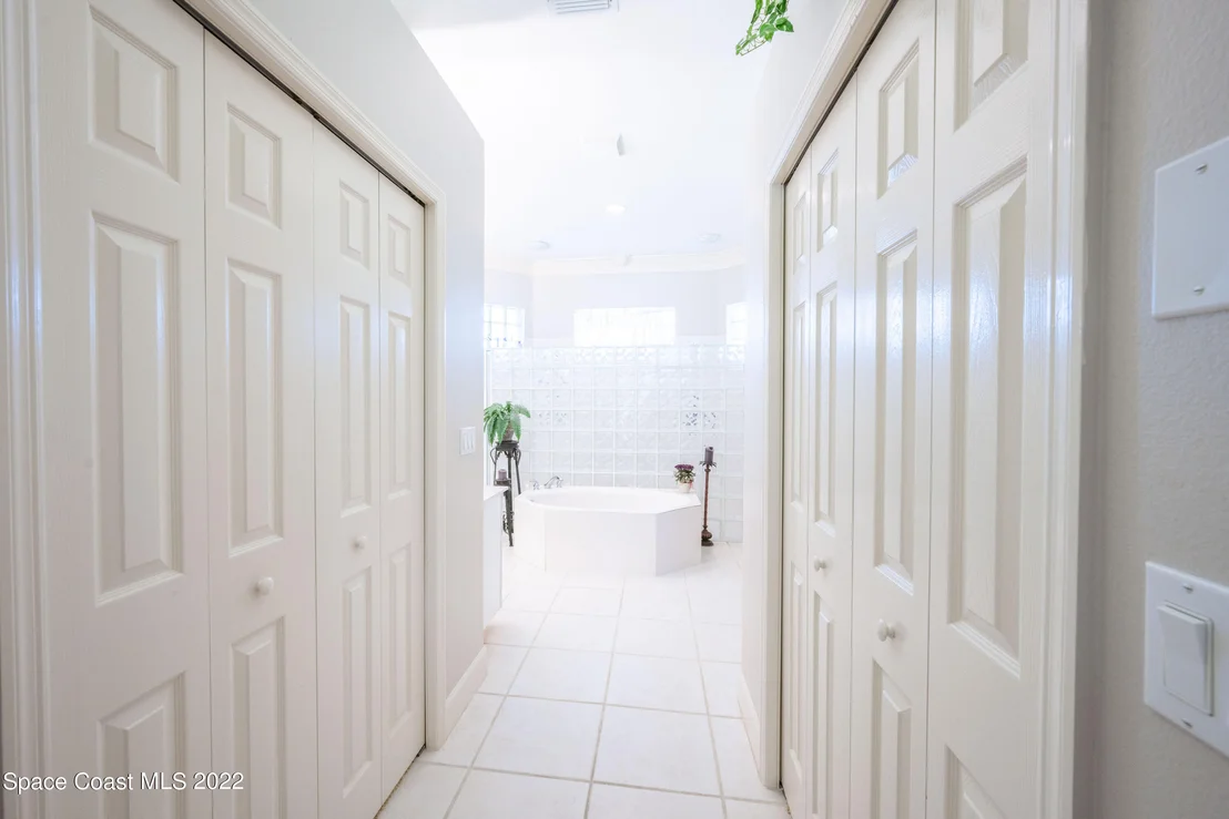 Photo of 981 Stratford Place