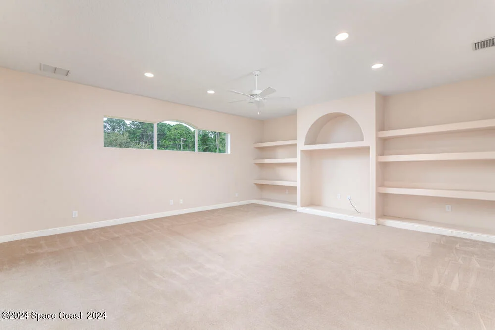 Photo of 2131 Windbrook Drive SE