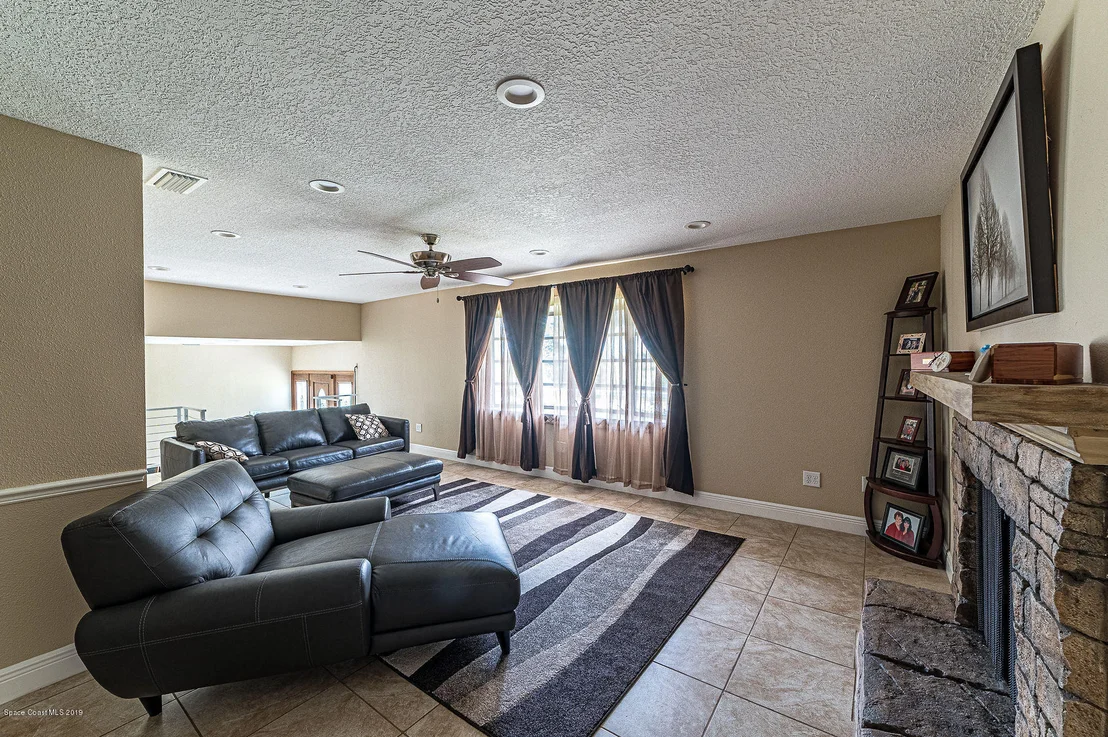 Photo of 601 Edgewood Drive