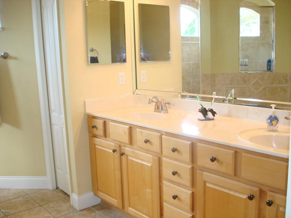 Photo of 1275 Starling Way