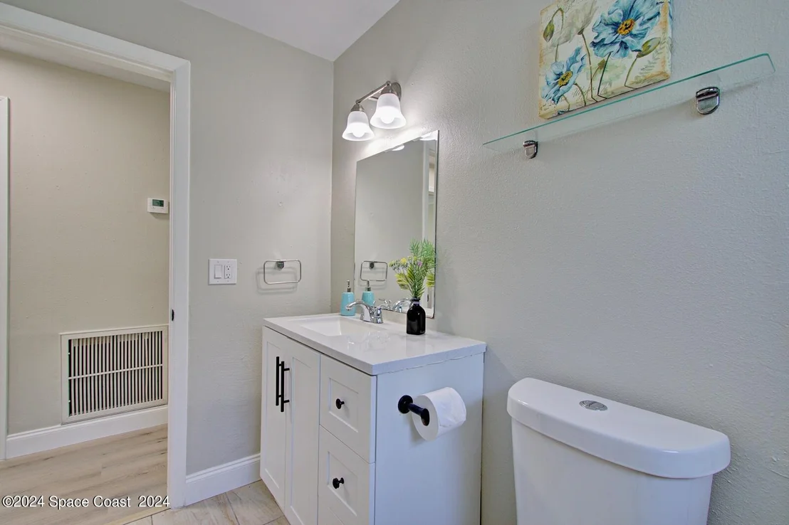 Photo of 1050 Barclay Drive