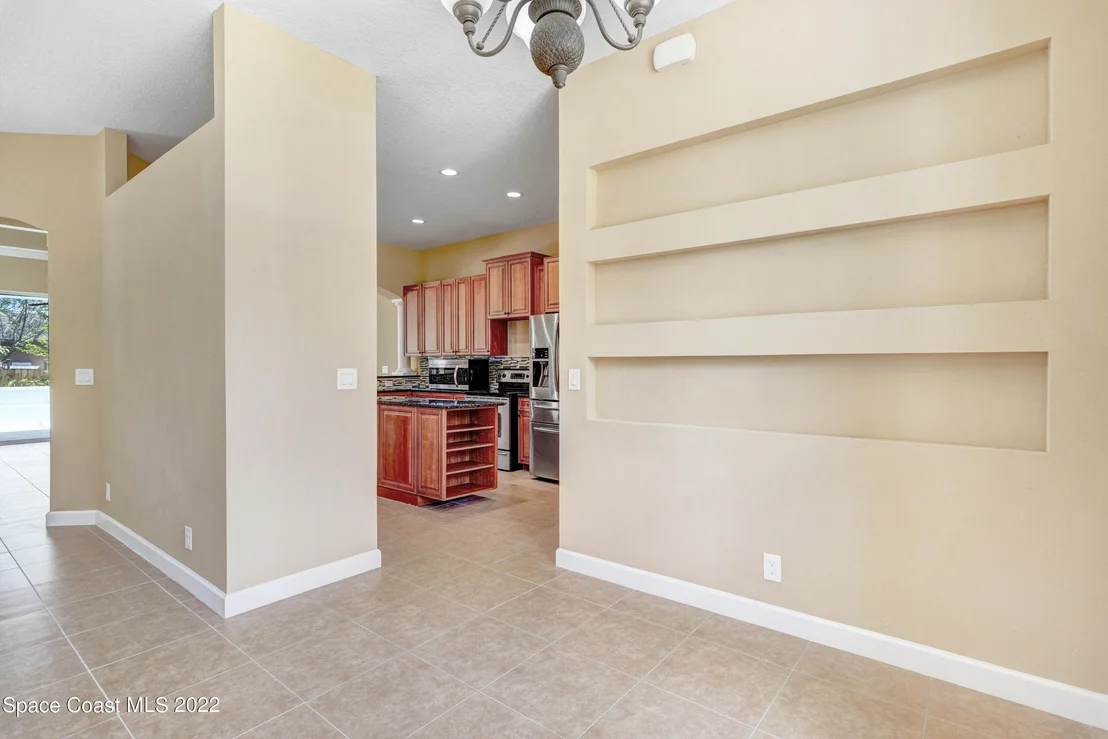 Photo of 1601 Eldron Boulevard SE