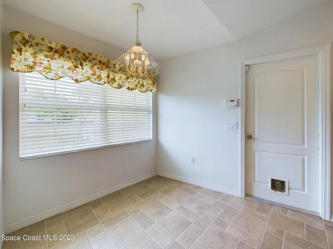 Photo of 1211 Meadow Lake Road