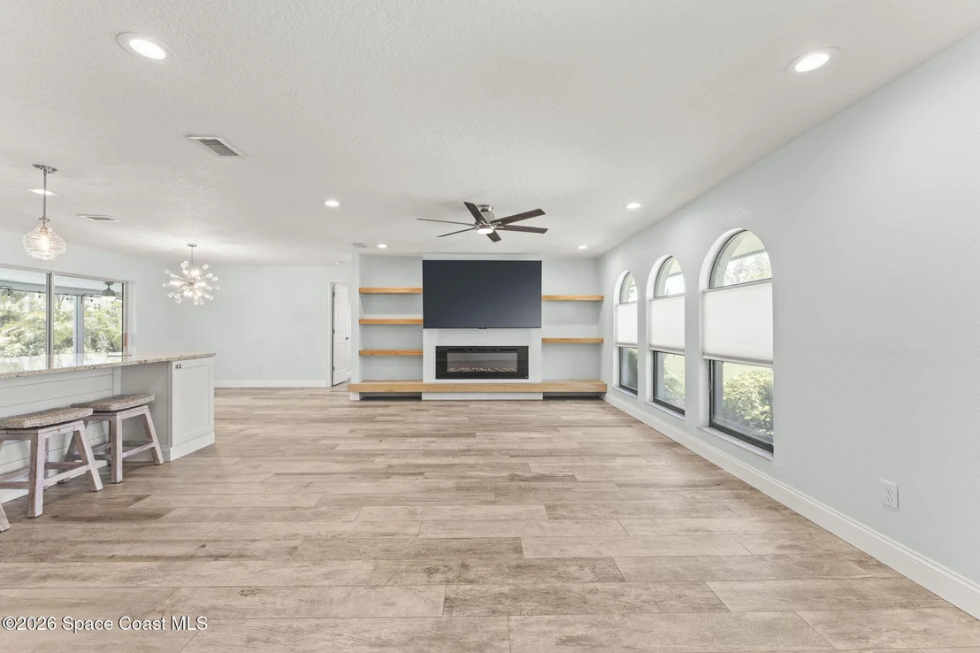 Photo of 398 Grant Avenue