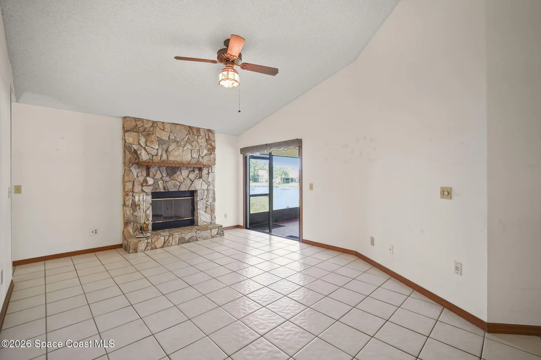 Photo of 1246 Lakeview Drive