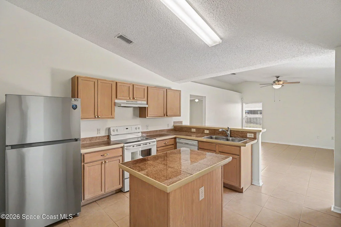 Photo of 660 Palm Drive