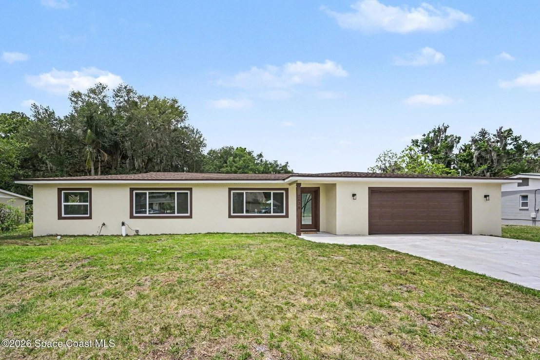 Photo of 2678 Pine Avenue