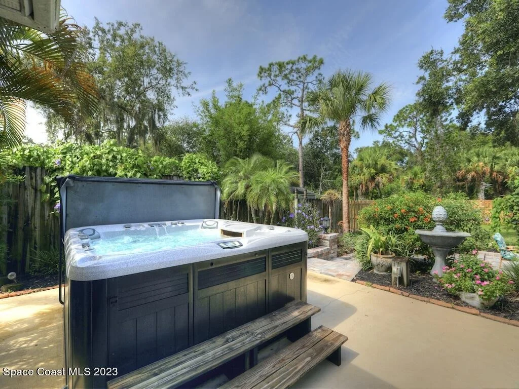 Photo of 9850 Oak