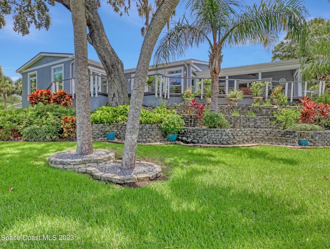 Photo of 972 W Whitmire Drive