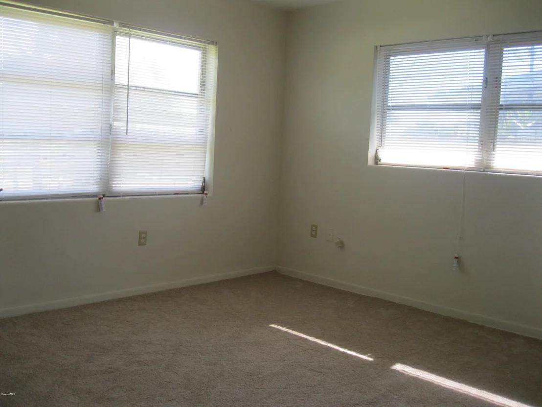 Photo of 2374 NE Shenandoah Road