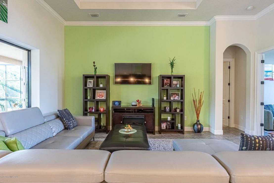 Photo of 824 Lorenza Place