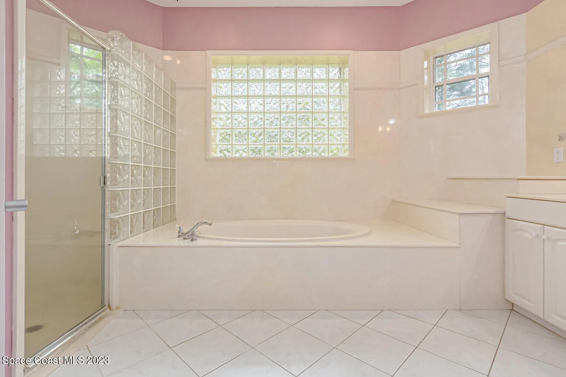Photo of 2880 Grant Road