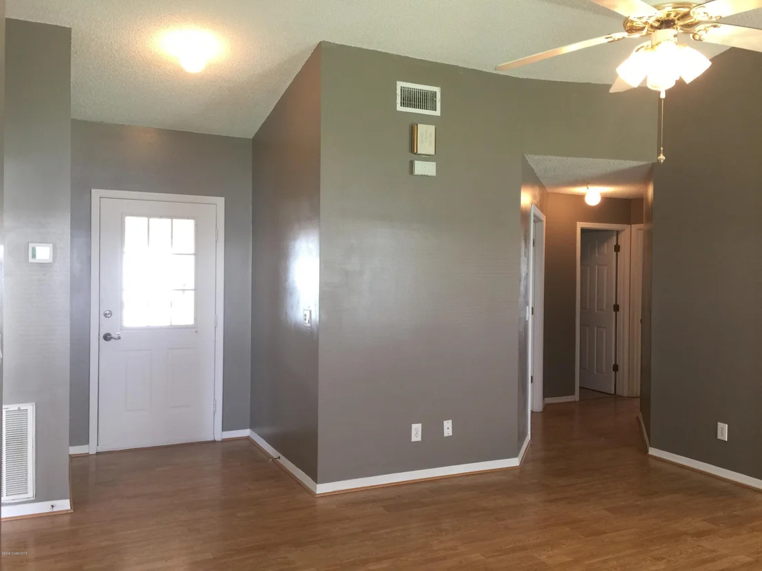 Photo of 1223 Goldenrod Circle NE