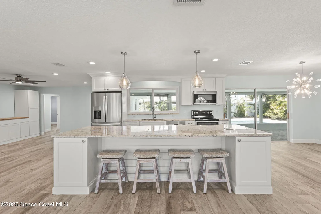 Photo of 398 Grant Avenue