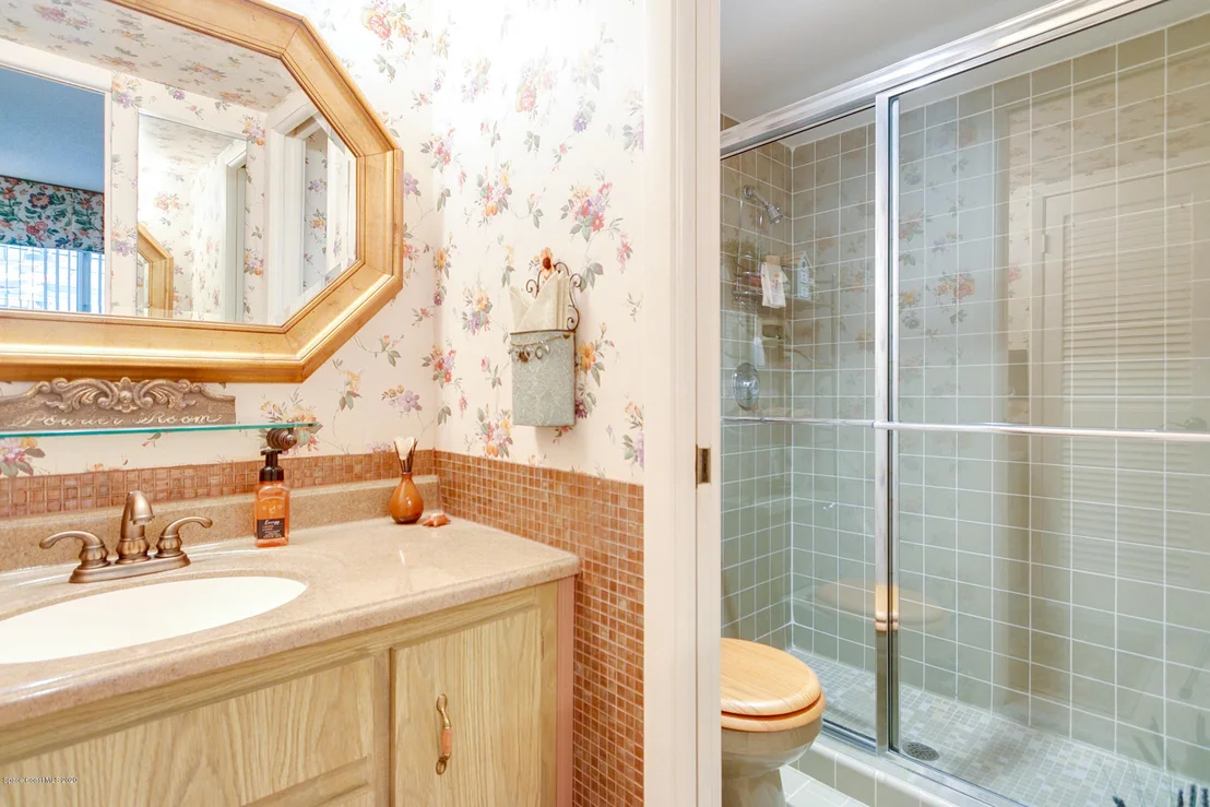 Photo of 1448 Scepter Court NE