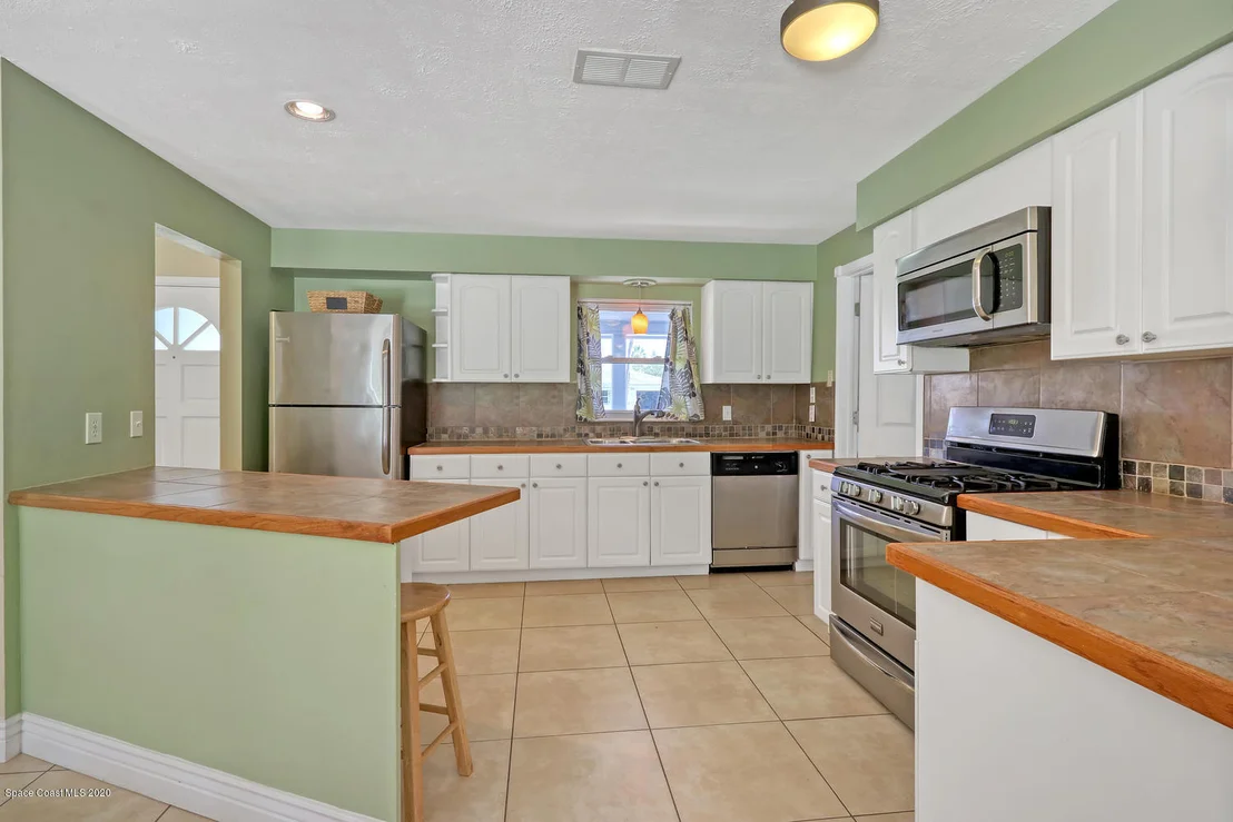 Photo of 1085 Hermosa Drive