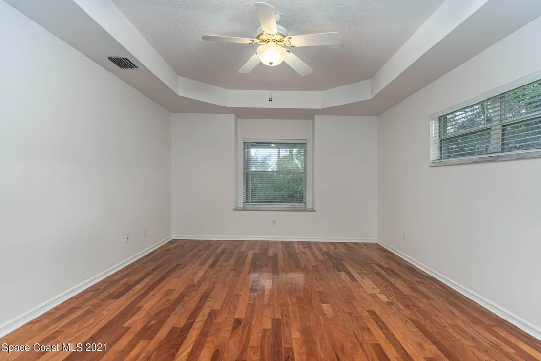 Photo of 4353 Long Lake Road