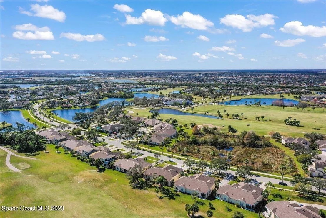 Photo of 1925 Golf Vista Boulevard