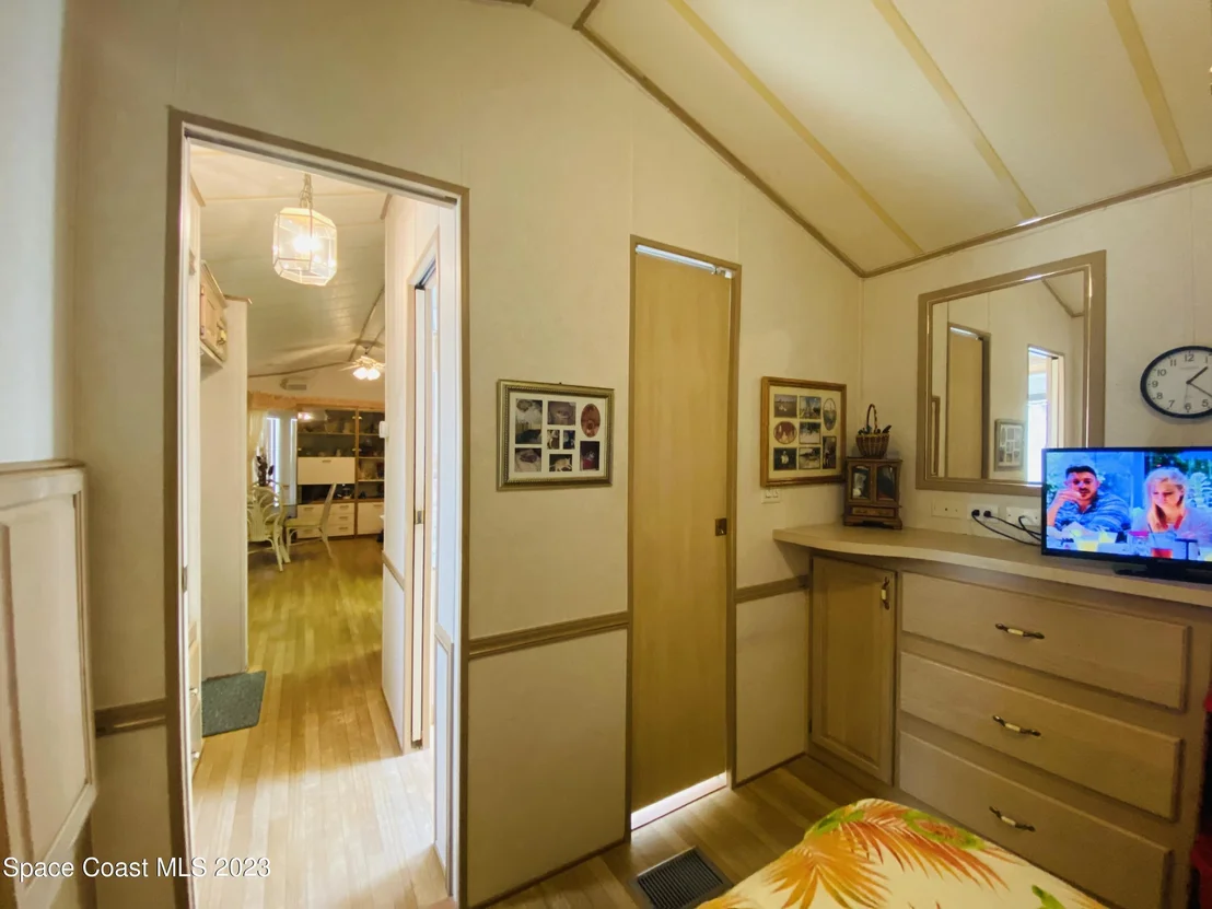 Photo of 48 New York Way
