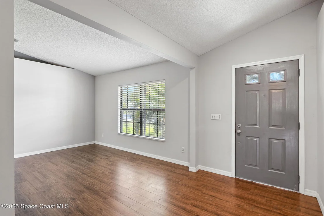 Photo of 4330 Silver Lake Drive