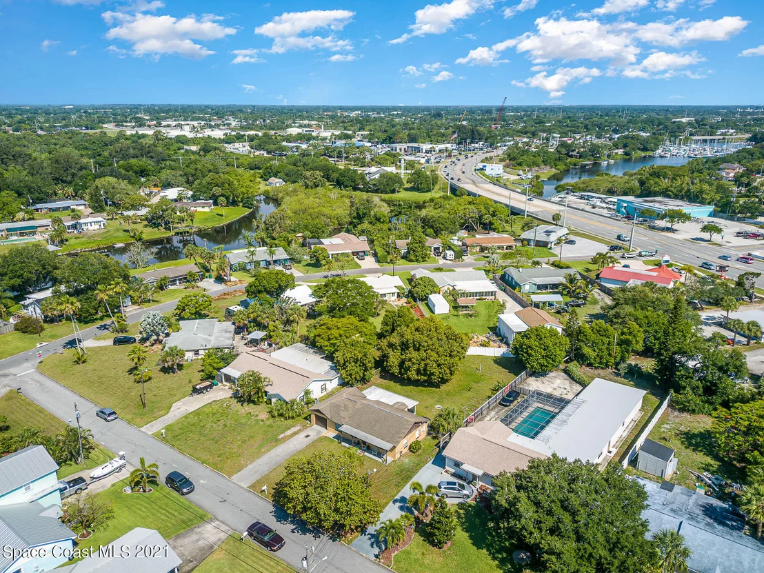Photo of 570 Loveridge Drive