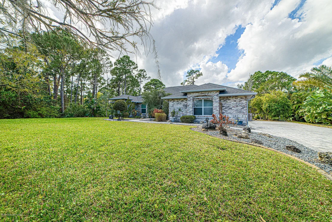 Photo of 4434 Long Lake Road