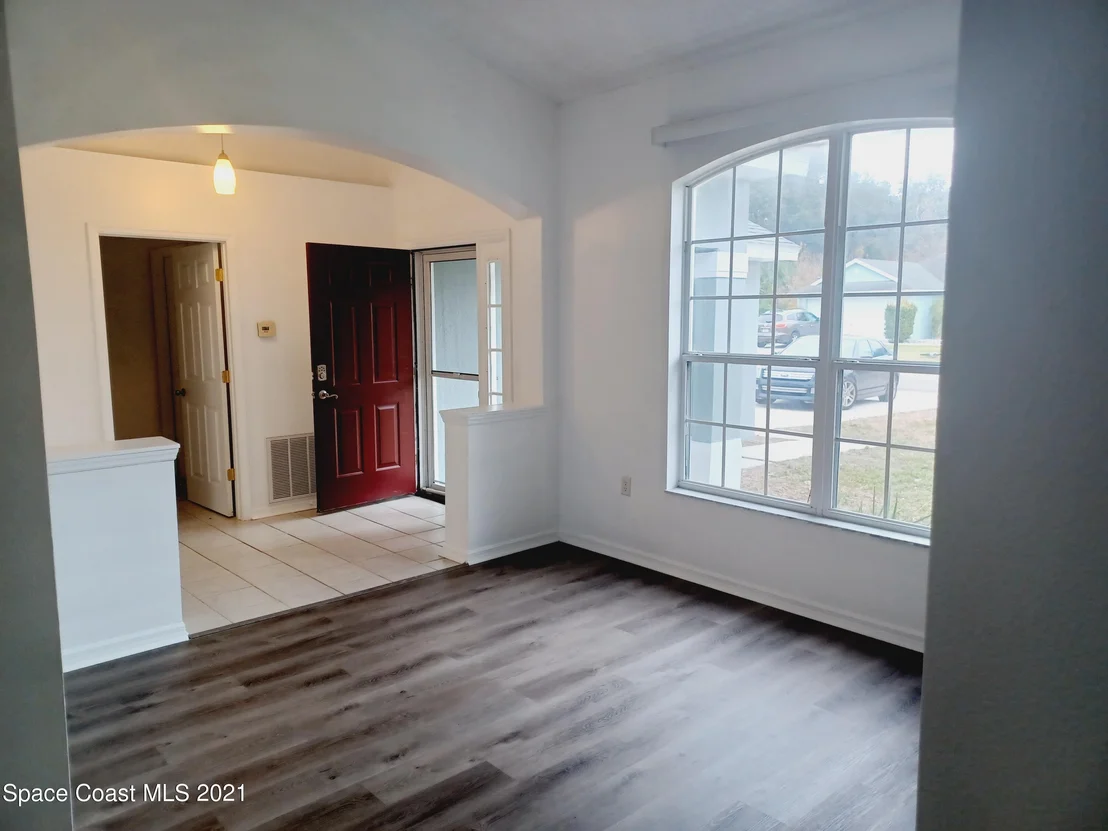 Photo of 6000 Albanene Avenue