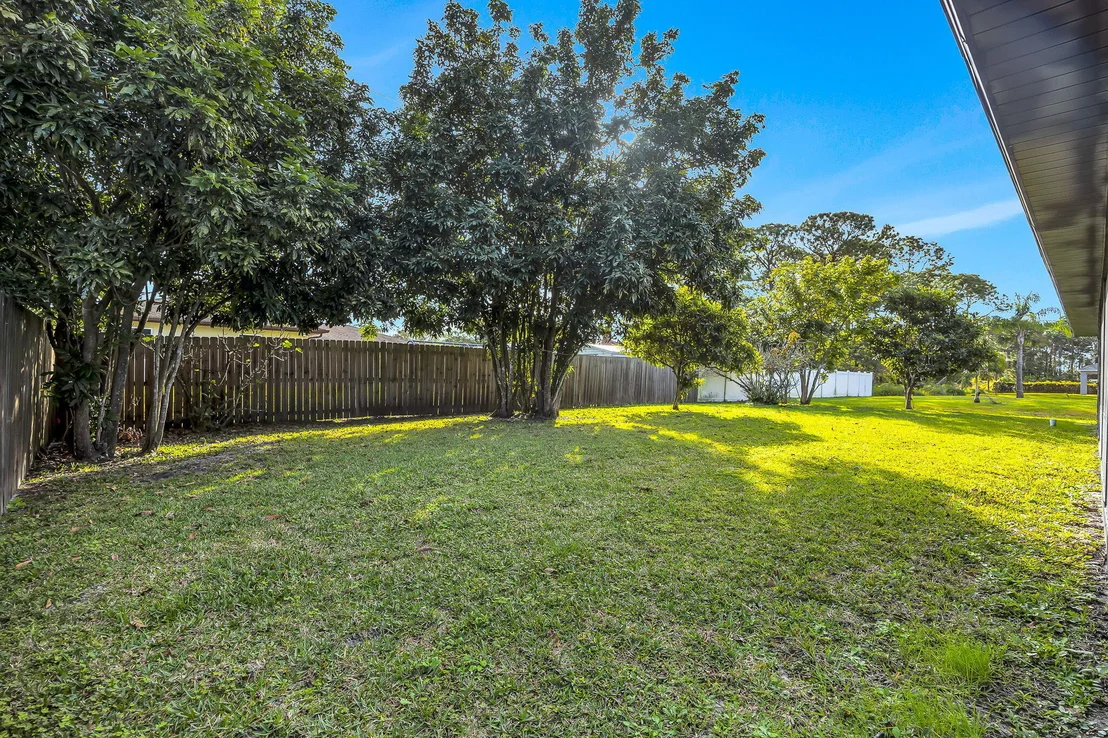 Photo of 207 Eldron Boulevard SE
