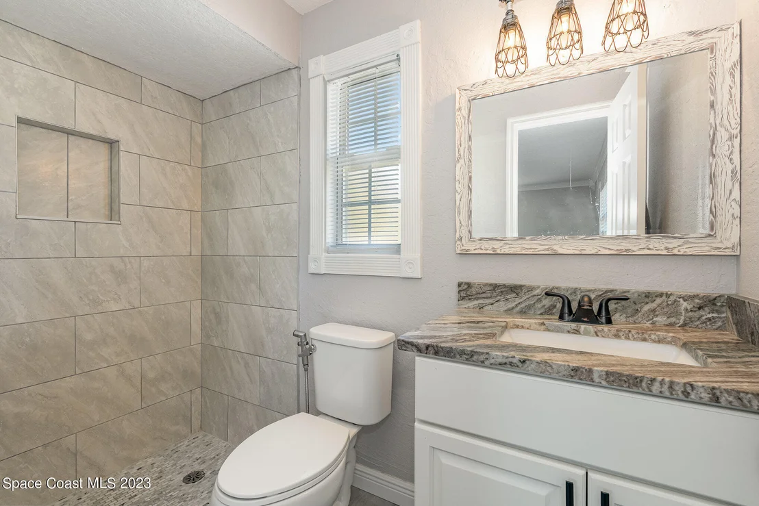Photo of 947 Bluewater Drive