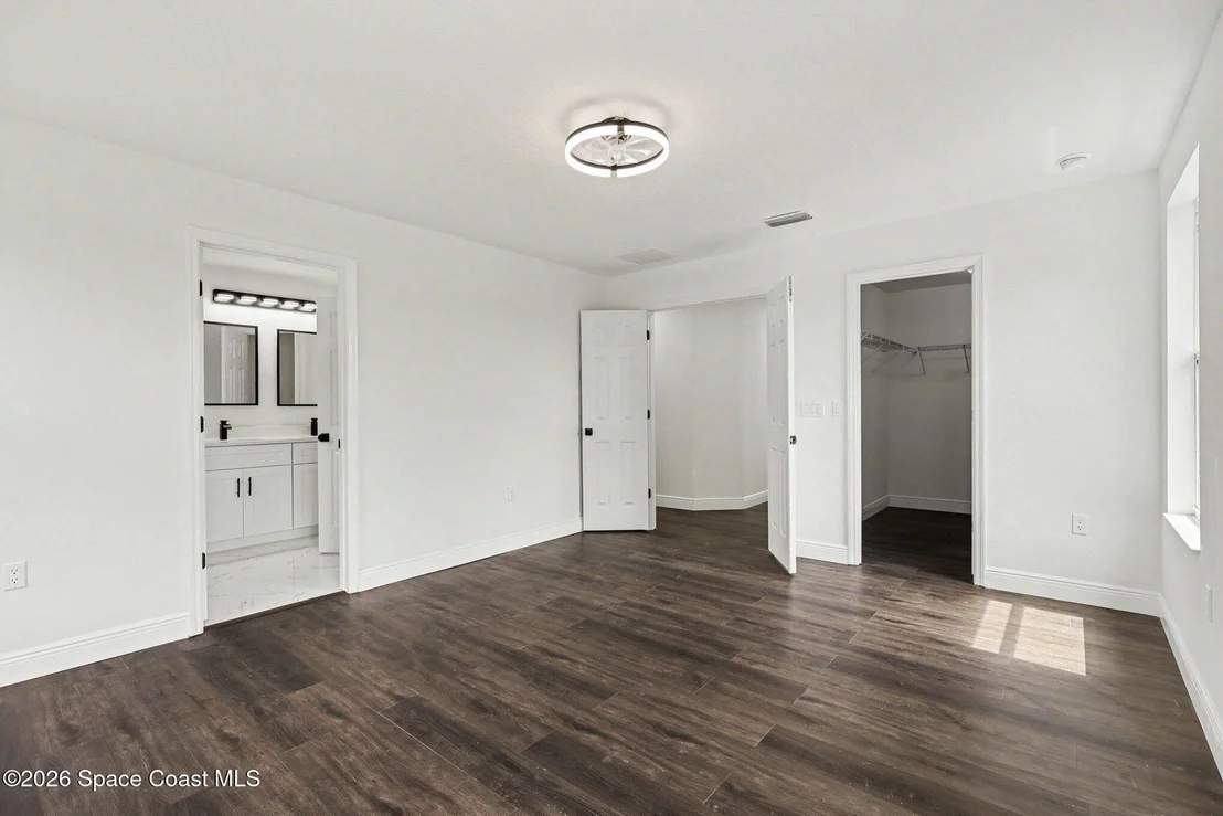 Photo of 2030 Bridgeport Circle
