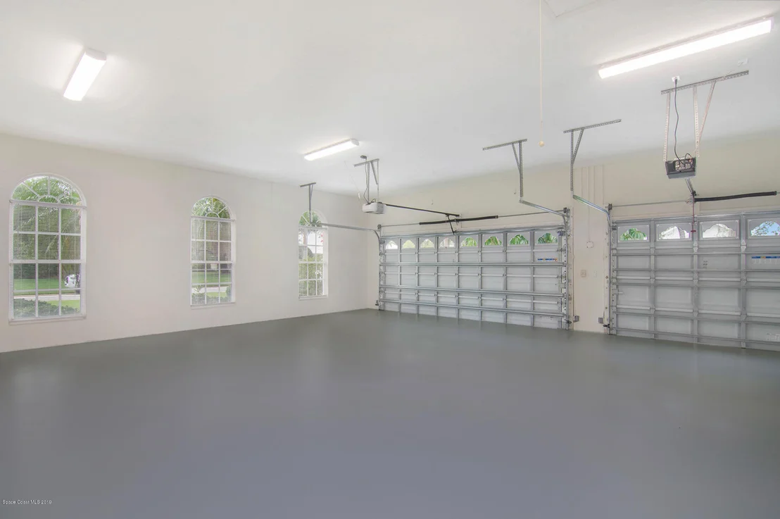 Photo of 759 Glengarry Drive