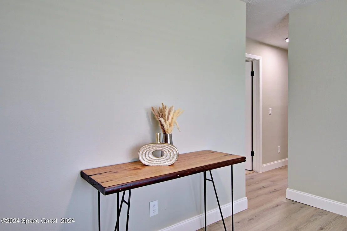 Photo of 1050 Barclay Drive