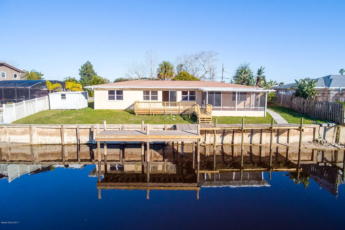 Photo of 830 Heron Road