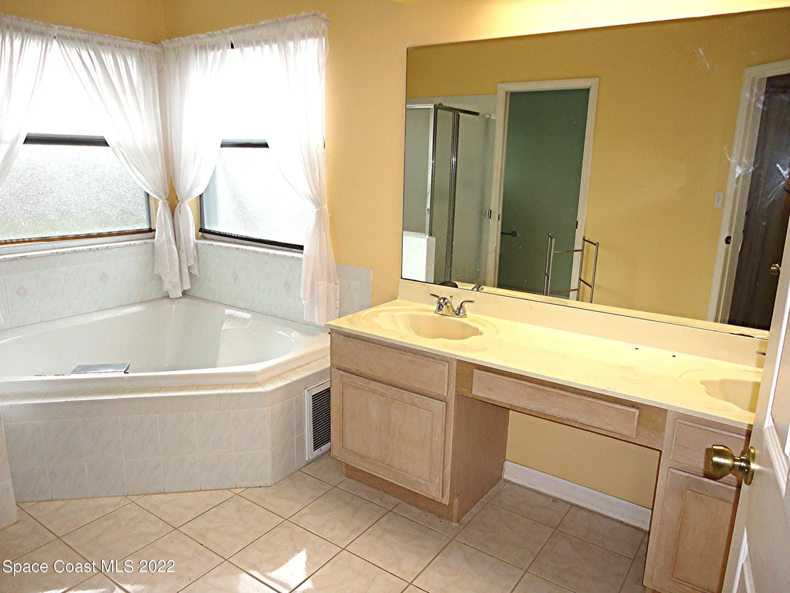 Photo of 280 Hammock Road SE