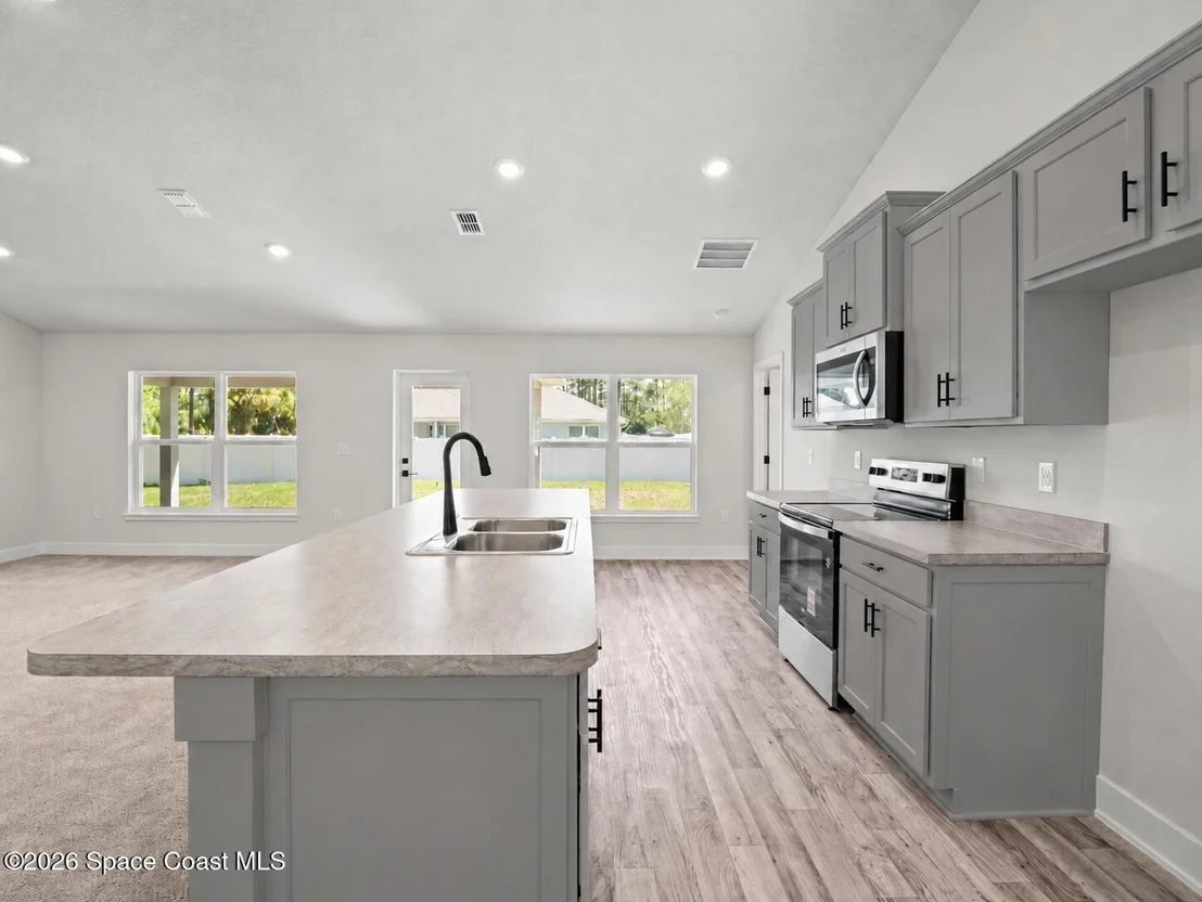 Photo of 1572 Talbott Street SE