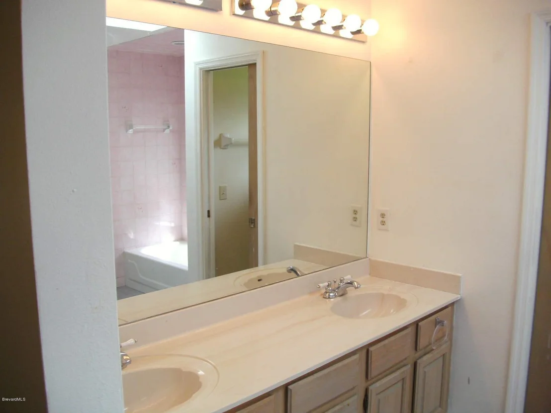 Photo of 544 Deerfield Drive
