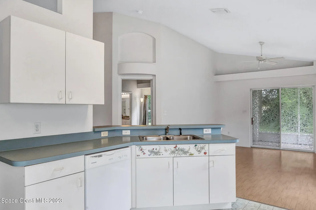 Photo of 958 Pine Creek Circle NE