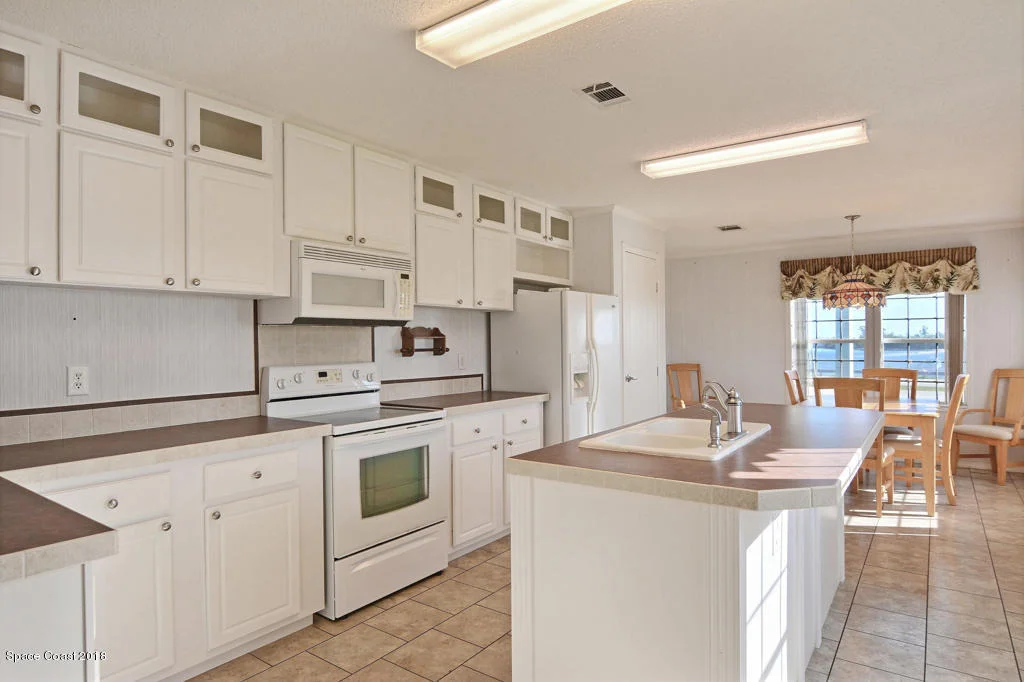 Photo of 7585 Agawam Road