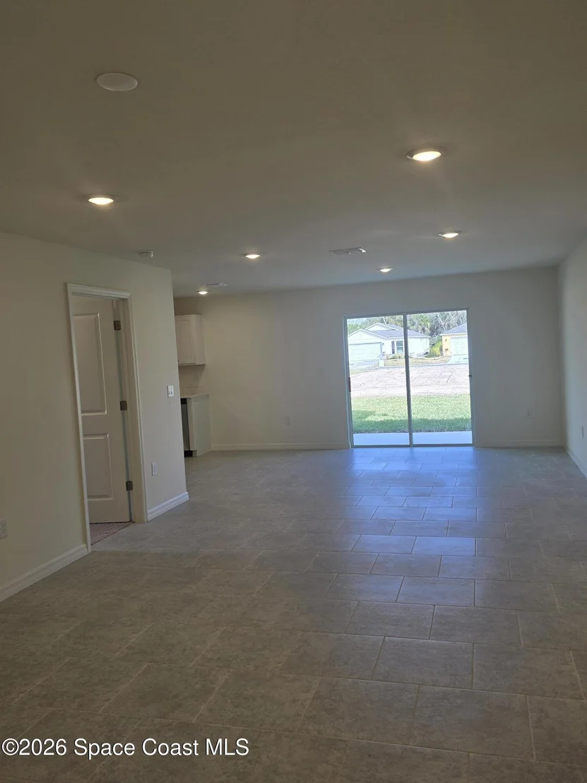 Photo of 972 SW Richmond Circle SW
