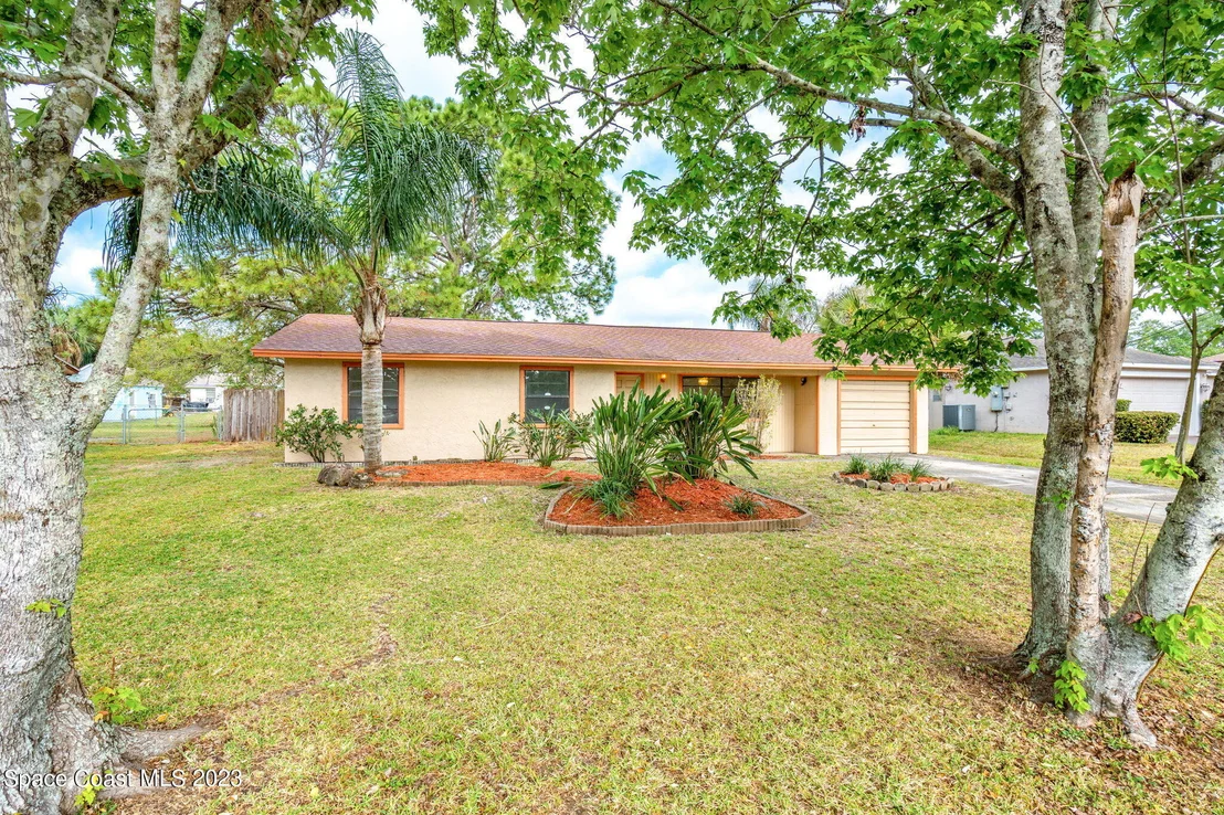 Photo of 6414 Hudson Road