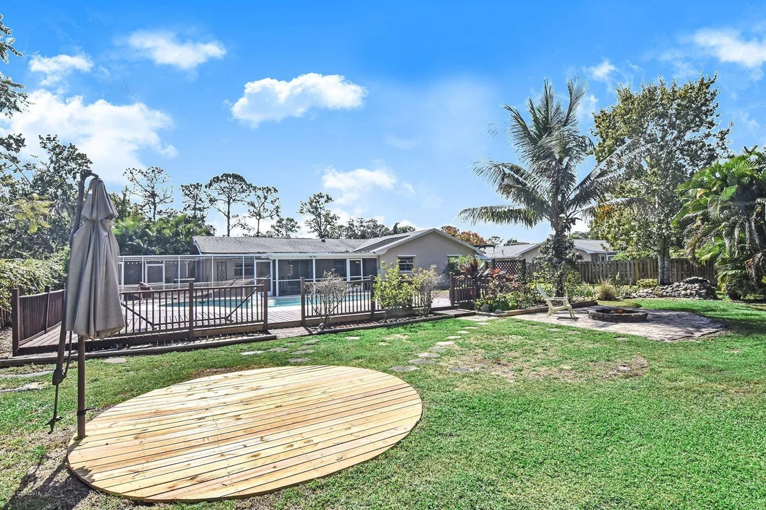 Photo of 7654 Sheridan Road