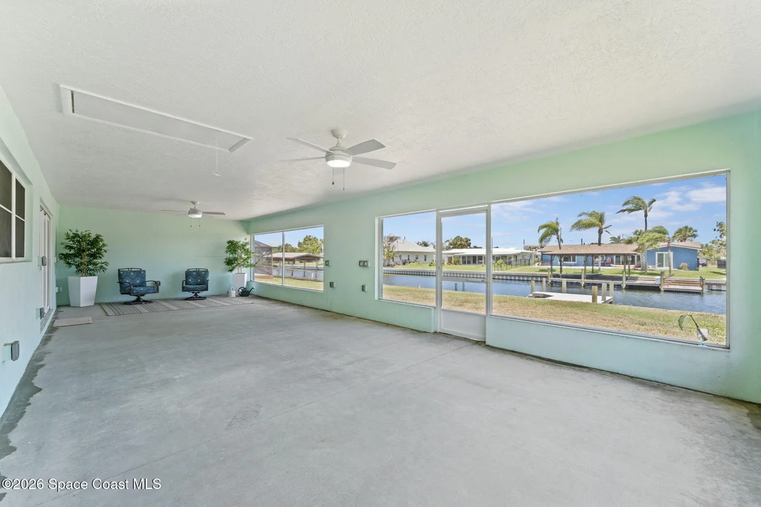 Photo of 465 Cardinal Drive